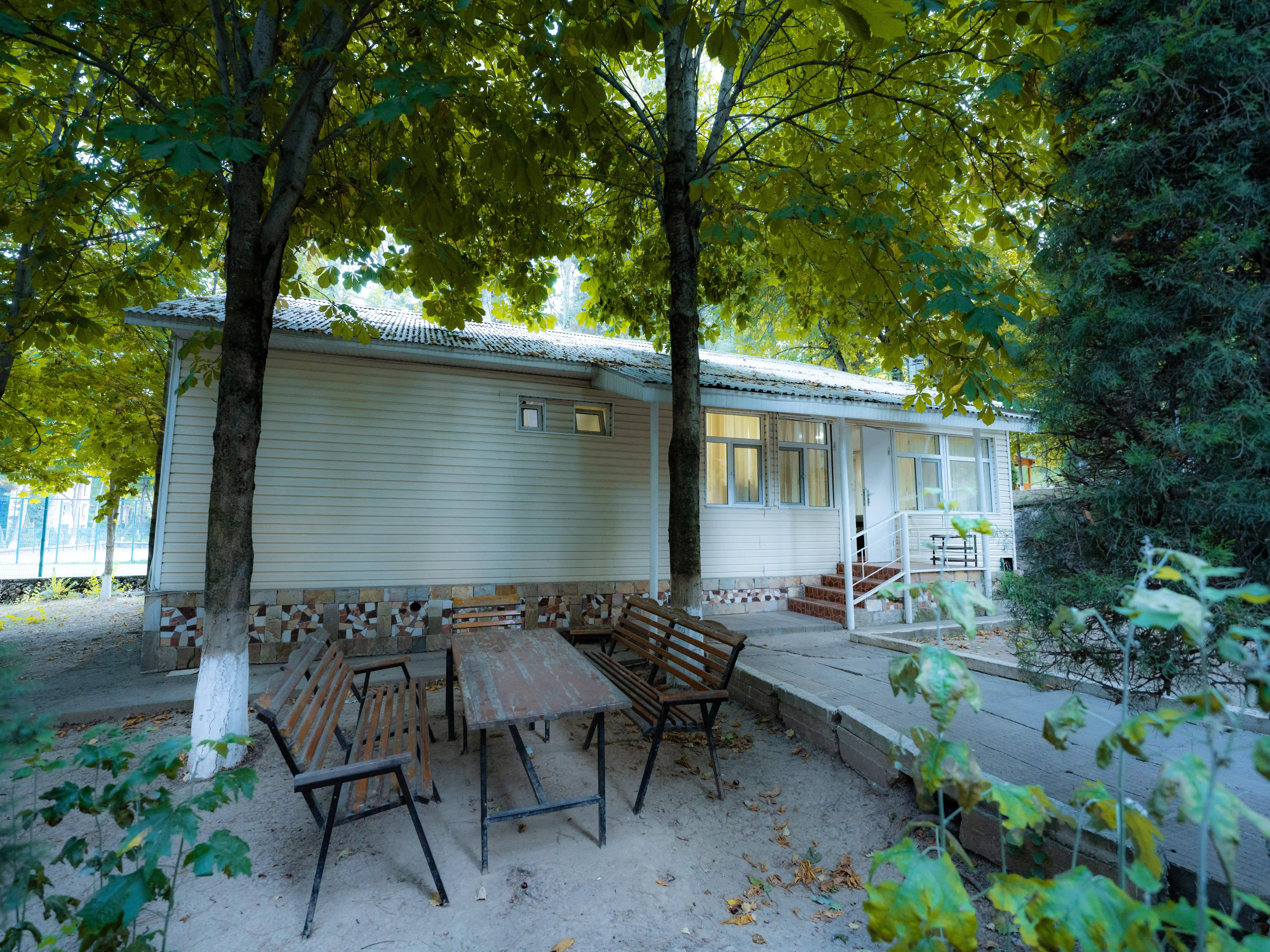 8-person Cottage Interior 2